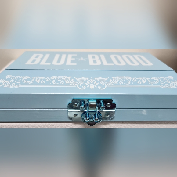 JEFFREE STAR COSMETICS Blue Blood ARTISTRY Pallette 18 Eyeshadows NWT - Picture 5 of 16